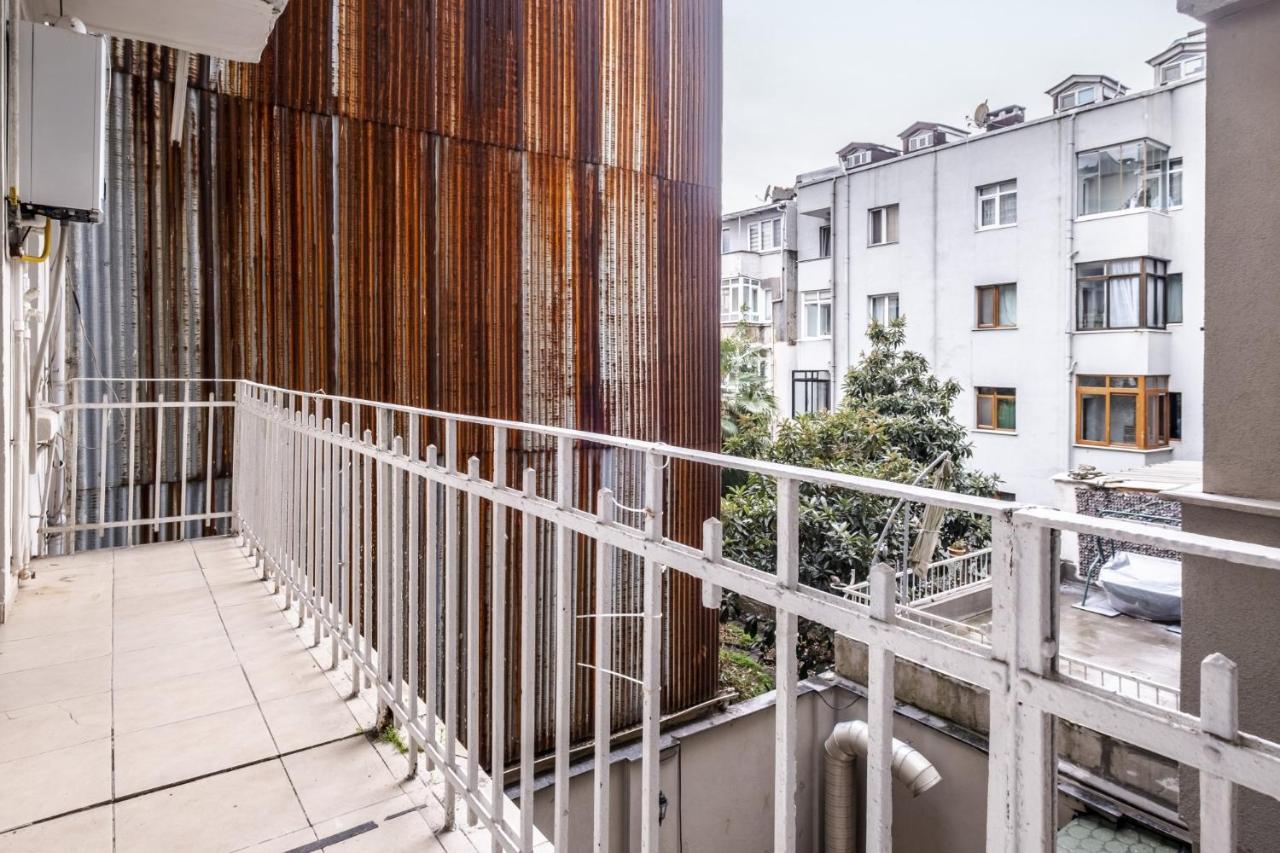 Centrally Located Apartment With Balcony In Sisli Istambul Extérieur photo